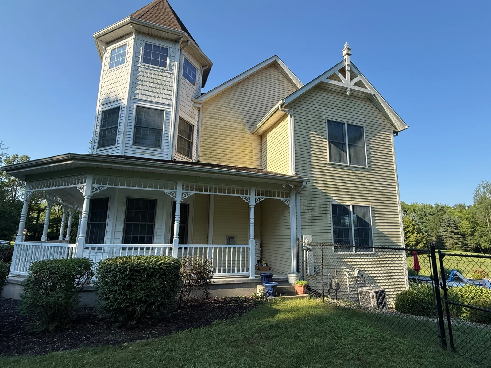 House exterior cleaned by Sunlight Exterior Cleaning